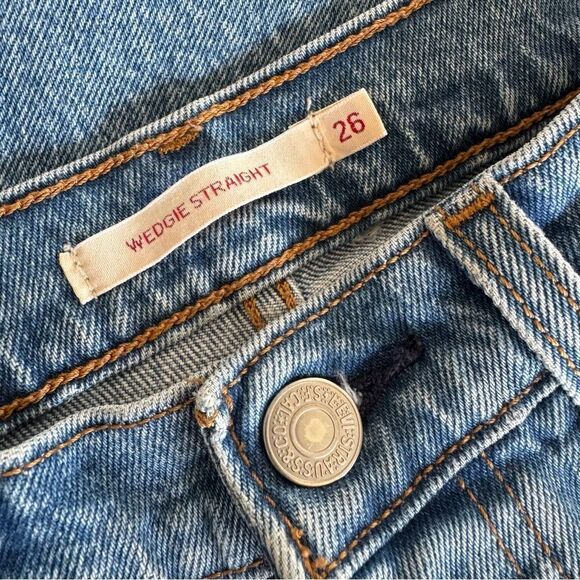 Levi's Wedgie Straight Button Fly Cropped Hi-Rise Jeans in Jive Size 26 - Picture 10 of 13